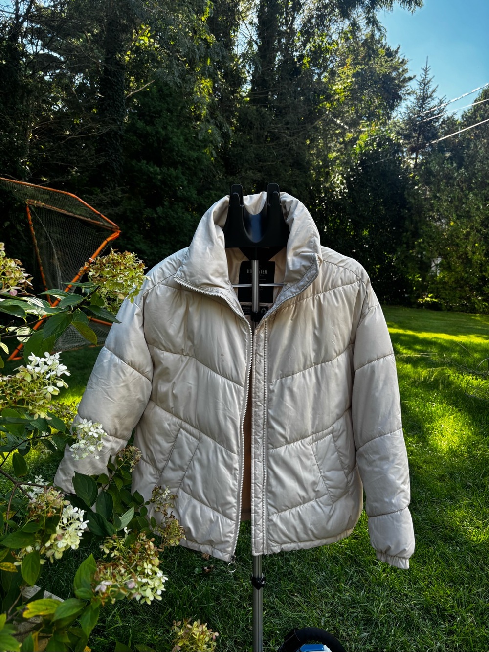 Hollister Men's Light Gray Quilted Puffer Jacket